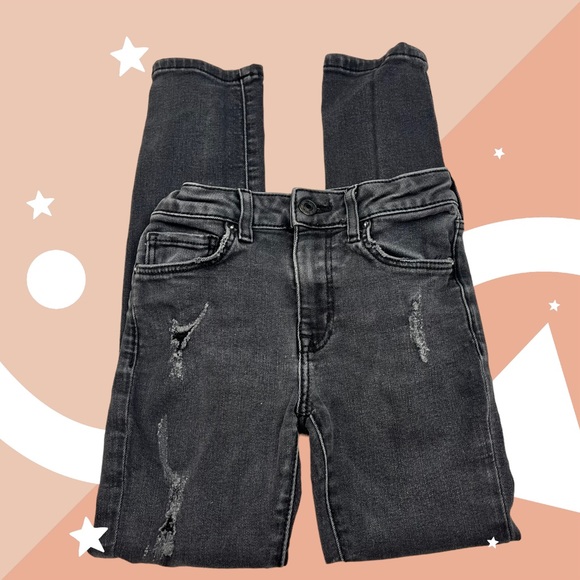 Forever 21 Other - Forever 21 distressed skinny jeans